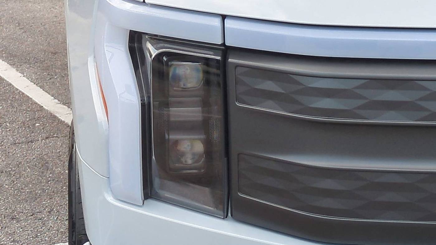 2025 Ford F-150 Lightning 1FT6W5L70SWG11208