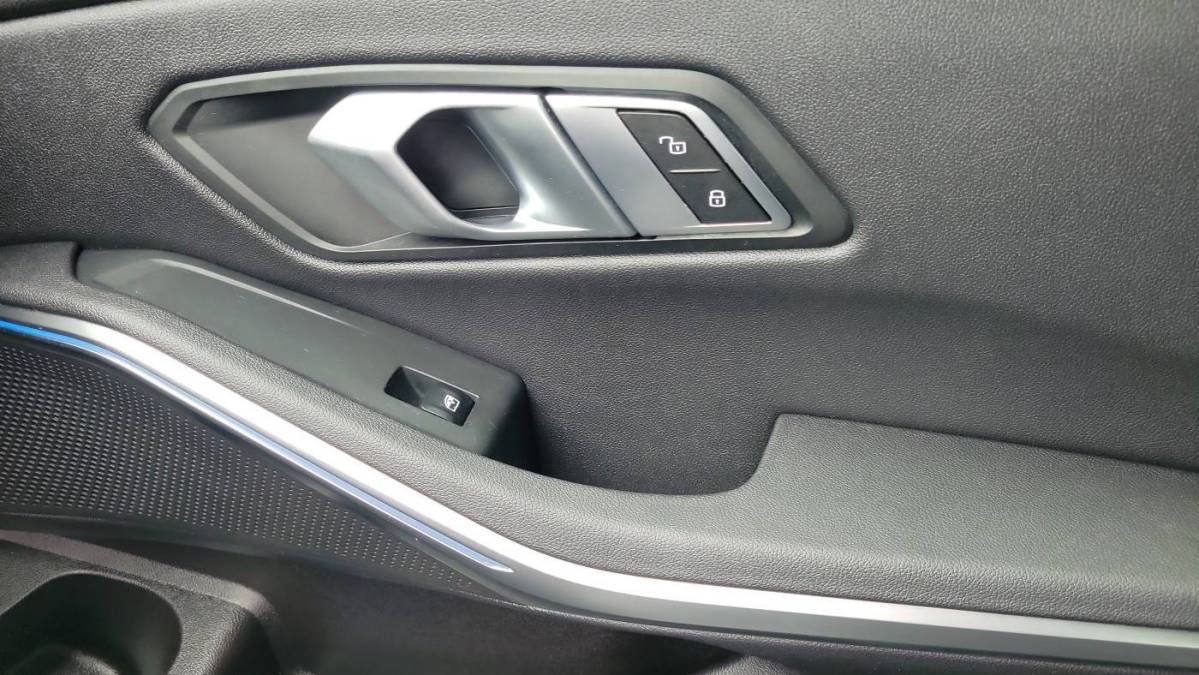 2021 BMW 3 Series - Images - 30
