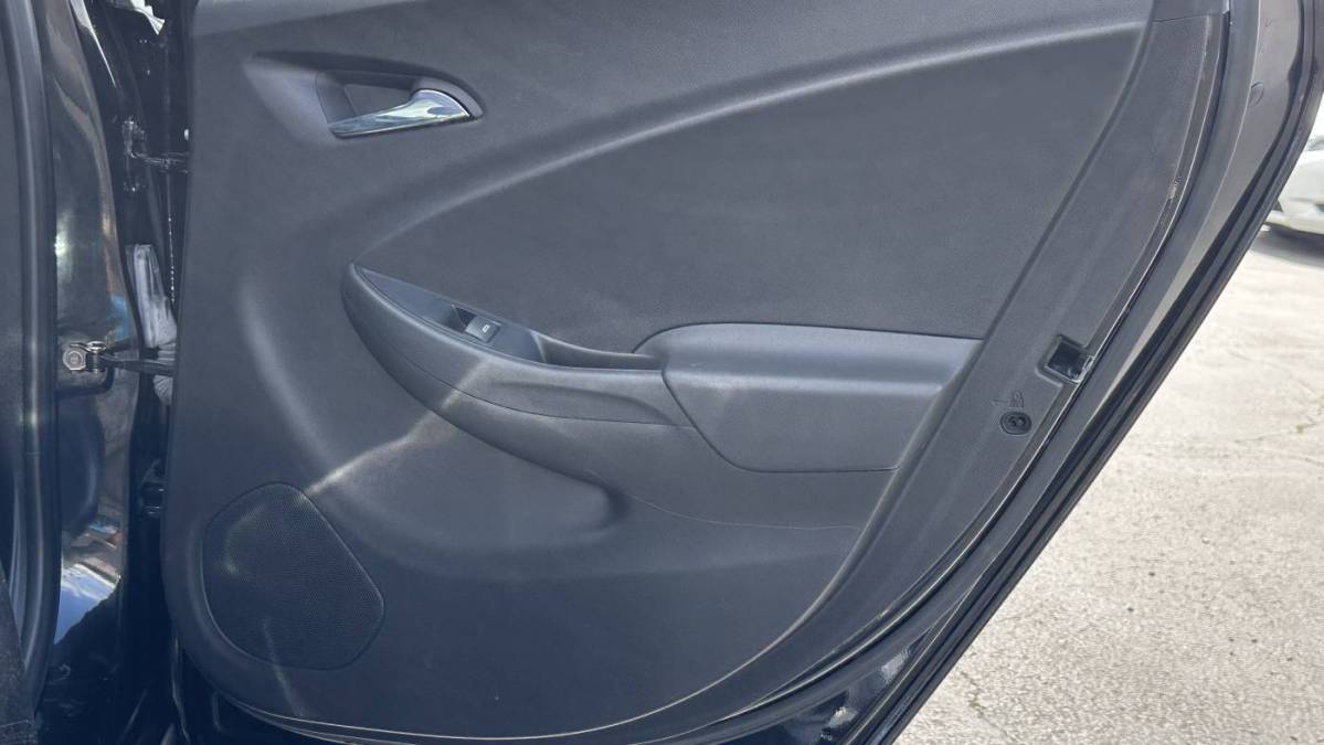 2019 Chevrolet VOLT - Images - 12