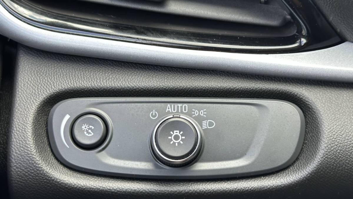 2019 Chevrolet VOLT - Images - 24