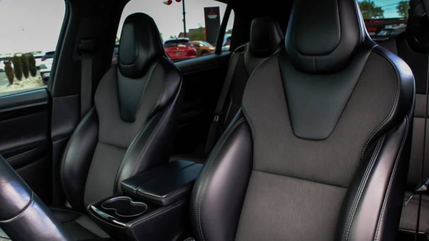 2018 Tesla Model X 5YJXCDE28JF114130