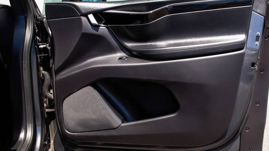 2018 Tesla Model X 5YJXCDE28JF114130