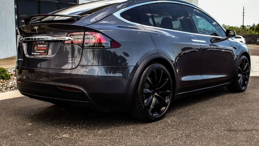2018 Tesla Model X 5YJXCDE28JF114130