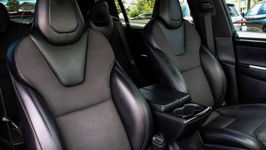 2018 Tesla Model X 5YJXCDE28JF114130