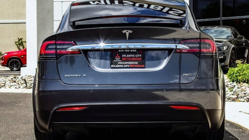 2018 Tesla Model X 5YJXCDE28JF114130