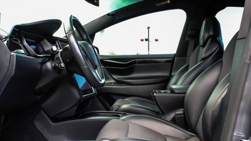 2018 Tesla Model X 5YJXCDE28JF114130