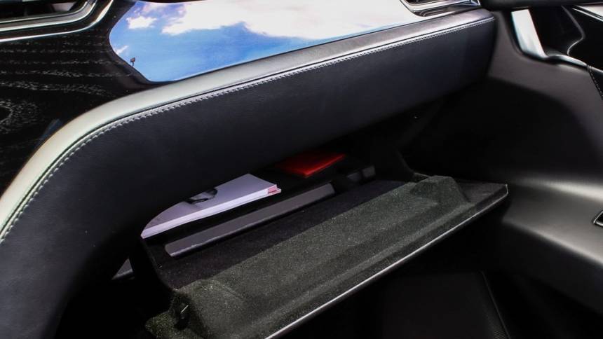 2018 Tesla Model X 5YJXCDE28JF114130