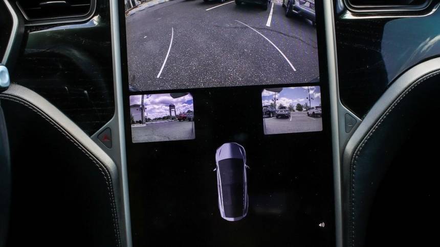 2018 Tesla Model X 5YJXCDE28JF114130