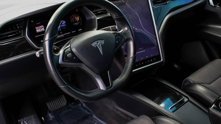 2018 Tesla Model X 5YJXCDE28JF114130