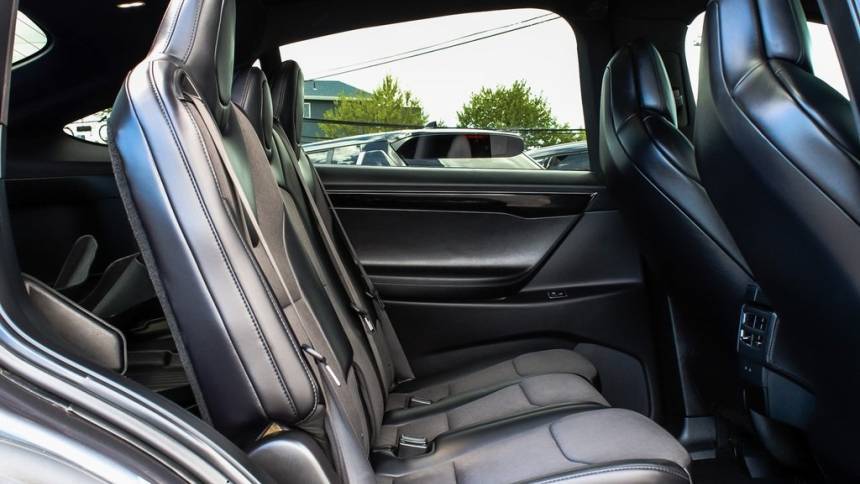 2018 Tesla Model X 5YJXCDE28JF114130