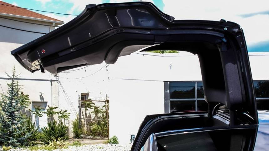 2018 Tesla Model X 5YJXCDE28JF114130
