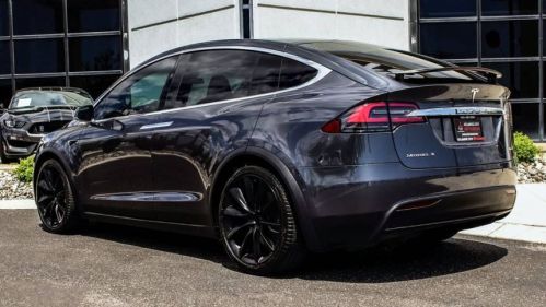 2018 Tesla Model X 5YJXCDE28JF114130