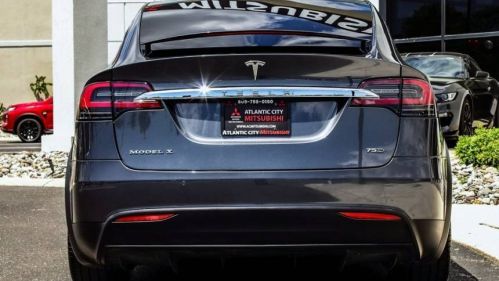 2018 Tesla Model X 5YJXCDE28JF114130