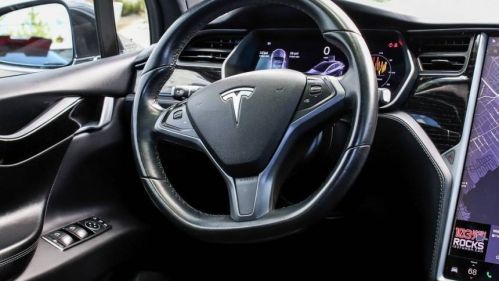 2018 Tesla Model X 5YJXCDE28JF114130
