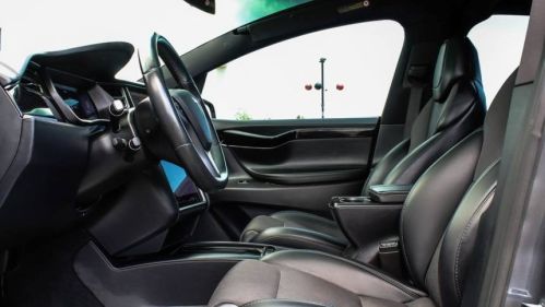 2018 Tesla Model X 5YJXCDE28JF114130
