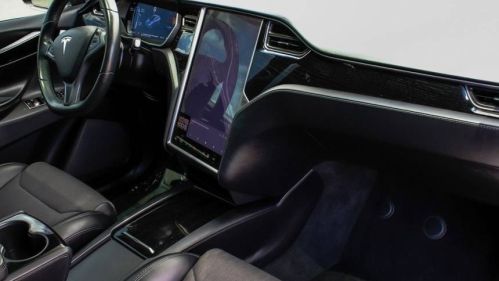 2018 Tesla Model X 5YJXCDE28JF114130