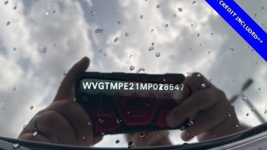 2021 Volkswagen ID.4 WVGTMPE21MP028547