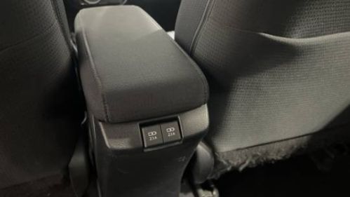 2020 Toyota Prius Prime - Images - 12