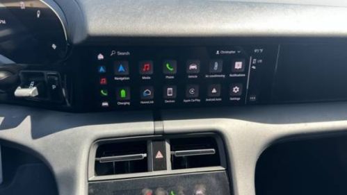 2021 Porsche Taycan - Images - 21