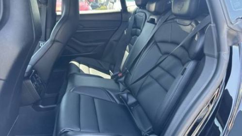 2021 Porsche Taycan - Images - 23