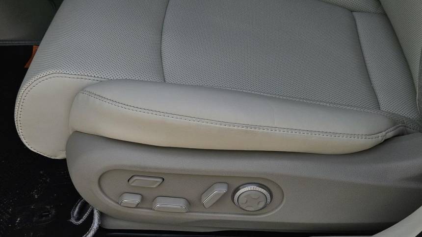 2025 Genesis GV60 KMUKB4SA8SU027956