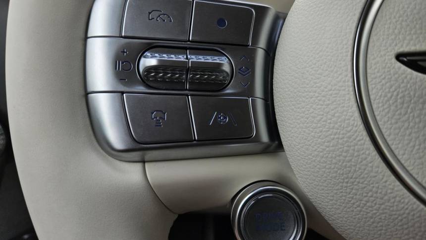 2025 Genesis GV60 KMUKB4SA8SU027956