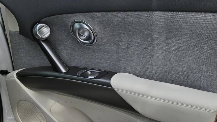 2025 Genesis GV60 KMUKB4SA8SU027956