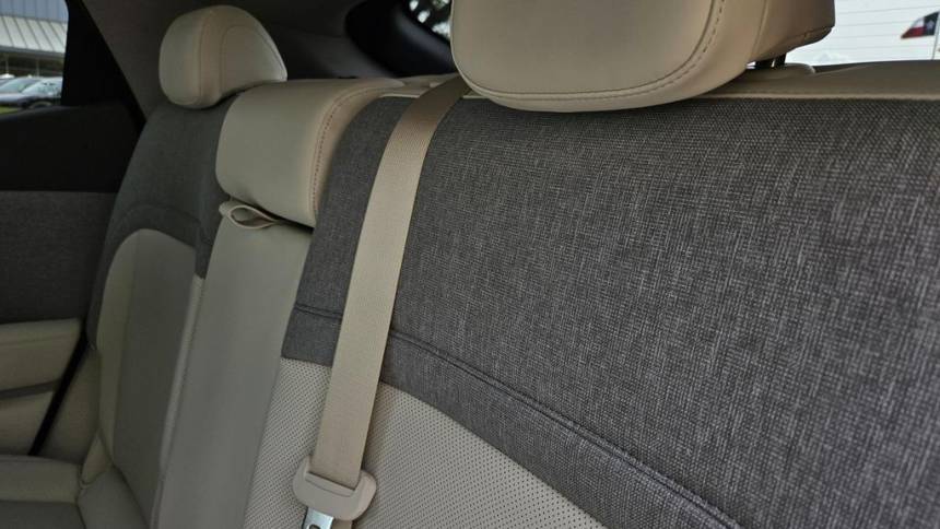 2025 Genesis GV60 KMUKB4SA8SU027956