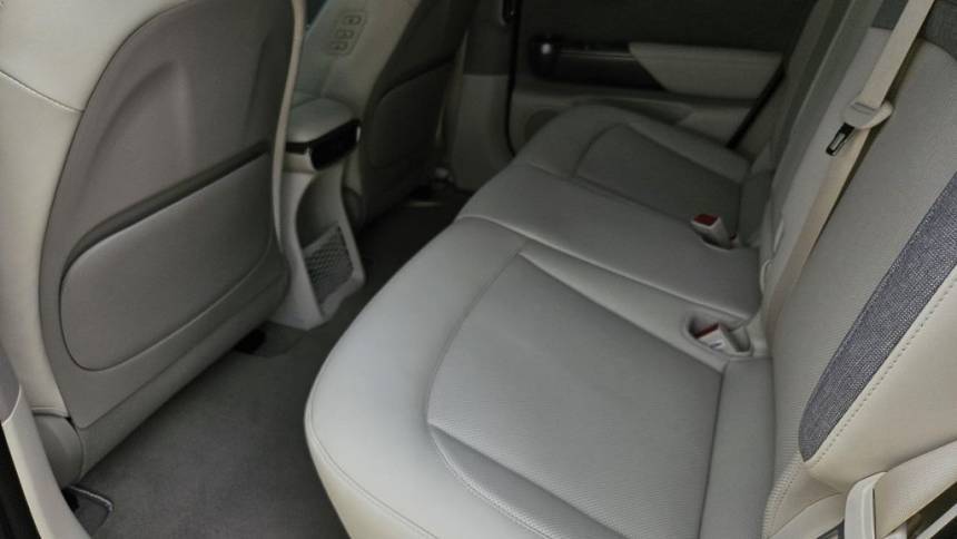 2025 Genesis GV60 KMUKB4SA8SU027956