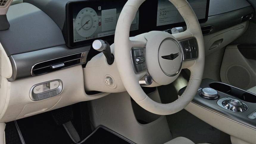 2025 Genesis GV60 KMUKB4SA8SU027956