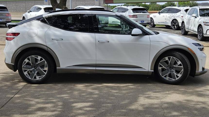 2025 Genesis GV60 KMUKB4SA8SU027956