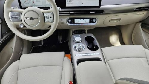 2025 Genesis GV60 KMUKB4SA8SU027956