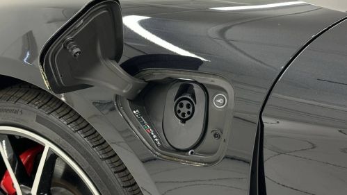 2024 Porsche Taycan - Images - 17