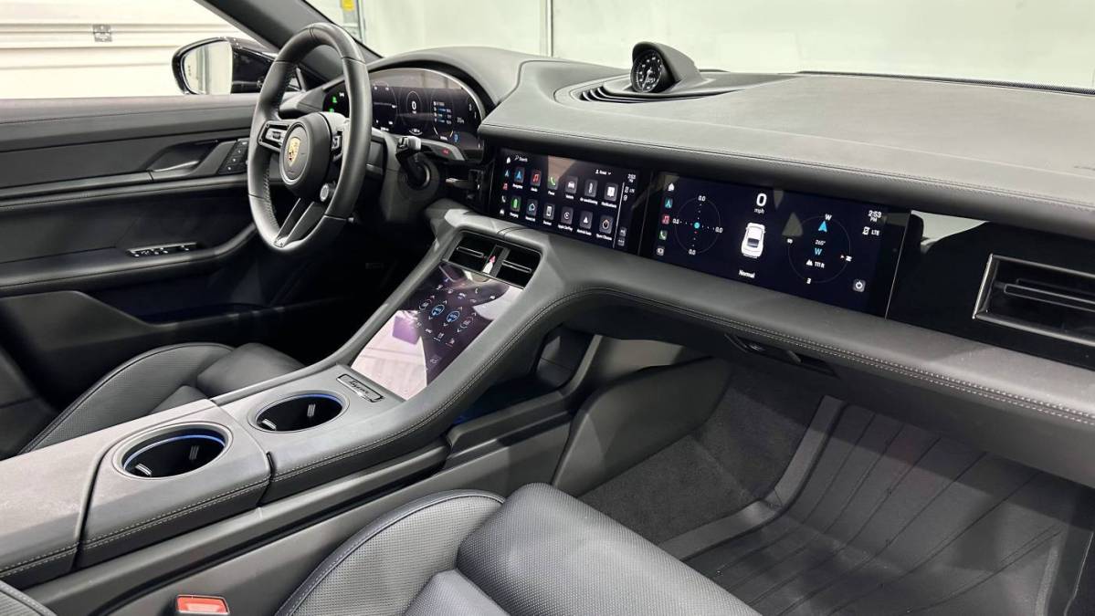 2024 Porsche Taycan - Images - 24