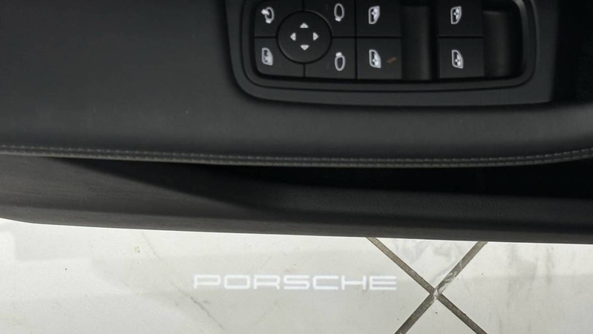 2024 Porsche Taycan - Images - 27