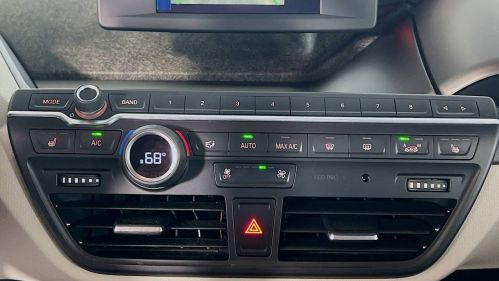 2017 BMW i3 - Images - 13