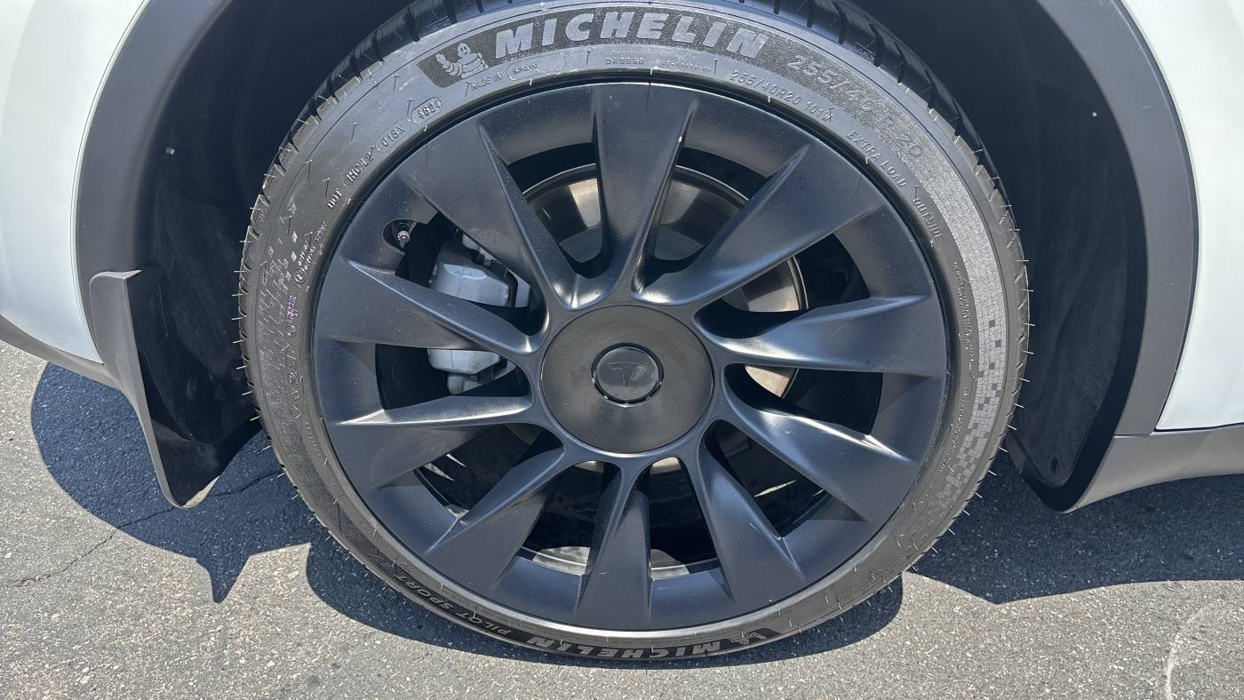 2022 Tesla Model Y 7SAYGAEE4NF570555