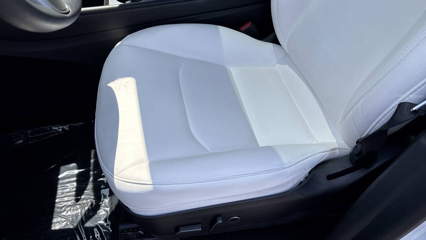 2022 Tesla Model Y 7SAYGAEE4NF570555