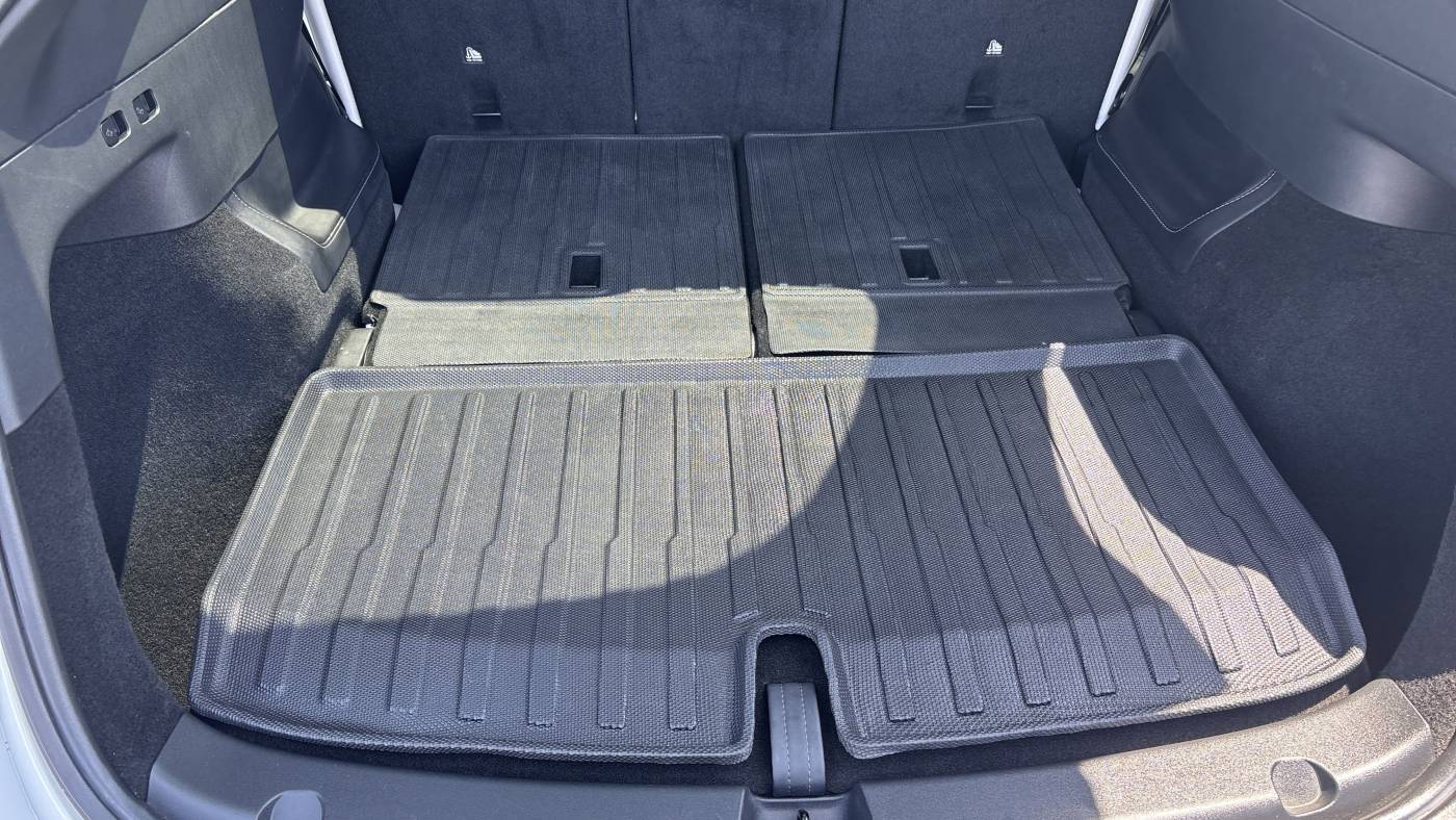 2022 Tesla Model Y 7SAYGAEE4NF570555