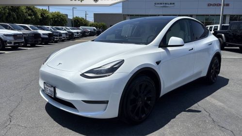 2022 Tesla Model Y 7SAYGAEE4NF570555