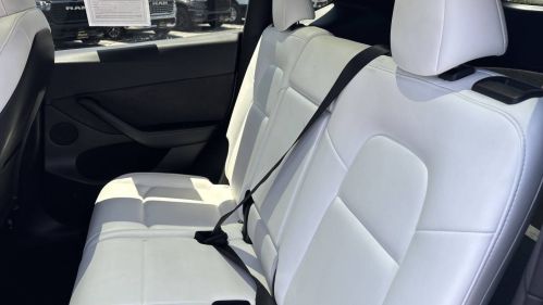 2022 Tesla Model Y 7SAYGAEE4NF570555