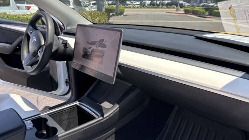 2022 Tesla Model Y 7SAYGAEE4NF570555