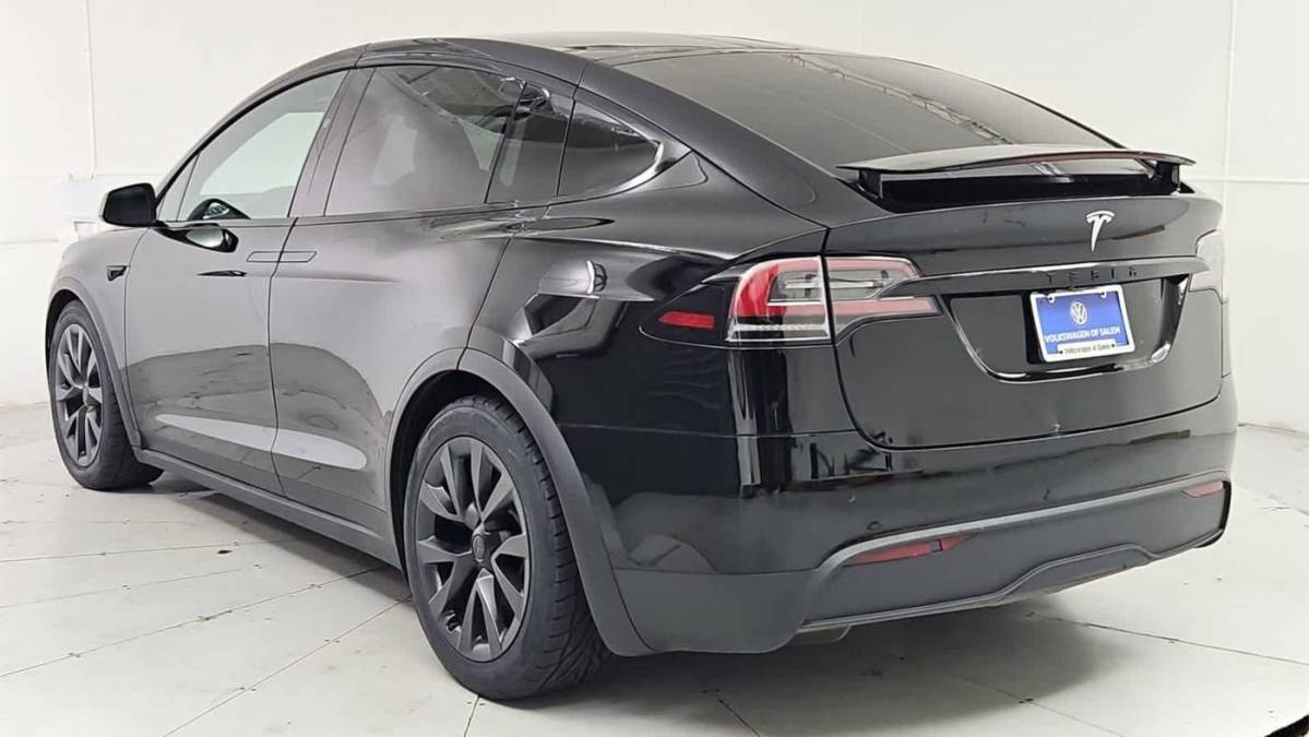 2022 Tesla Model X - Images - 4