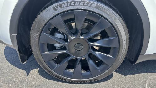 2022 Tesla Model Y 7SAYGAEE4NF570555