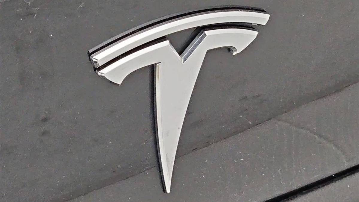 2022 Tesla Model X - Images - 10