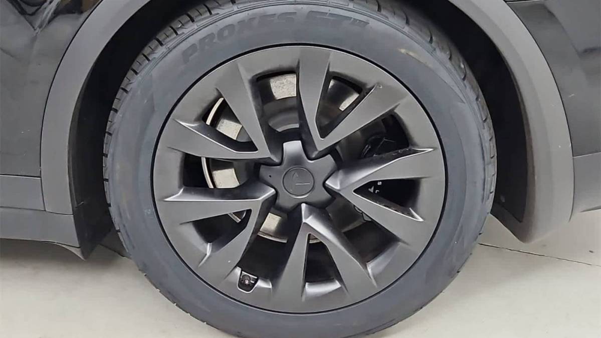 2022 Tesla Model X - Images - 12