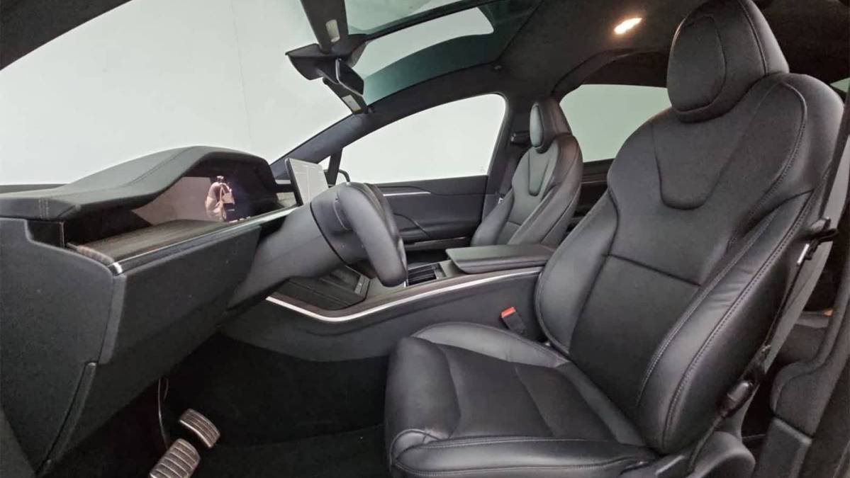 2022 Tesla Model X - Images - 14