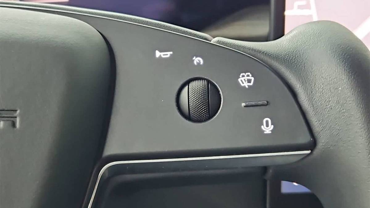 2022 Tesla Model X - Images - 23