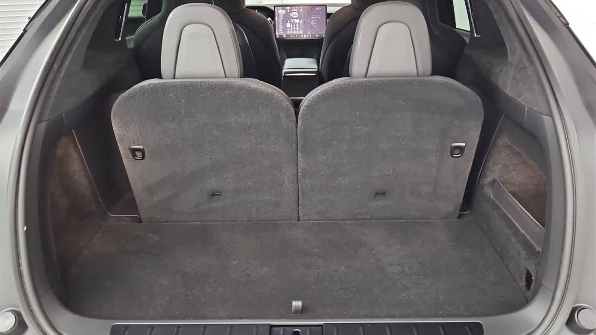 2022 Tesla Model X - Images - 31