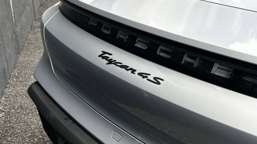 2022 Porsche Taycan - Images - 2